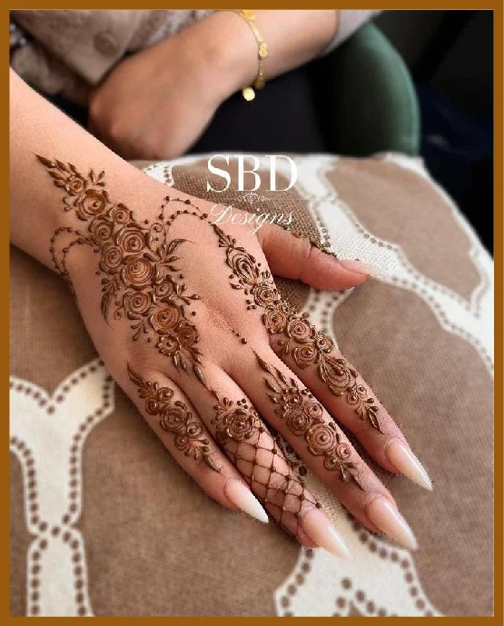 Aesthetic Minimalist Back Hand Mehndi Design